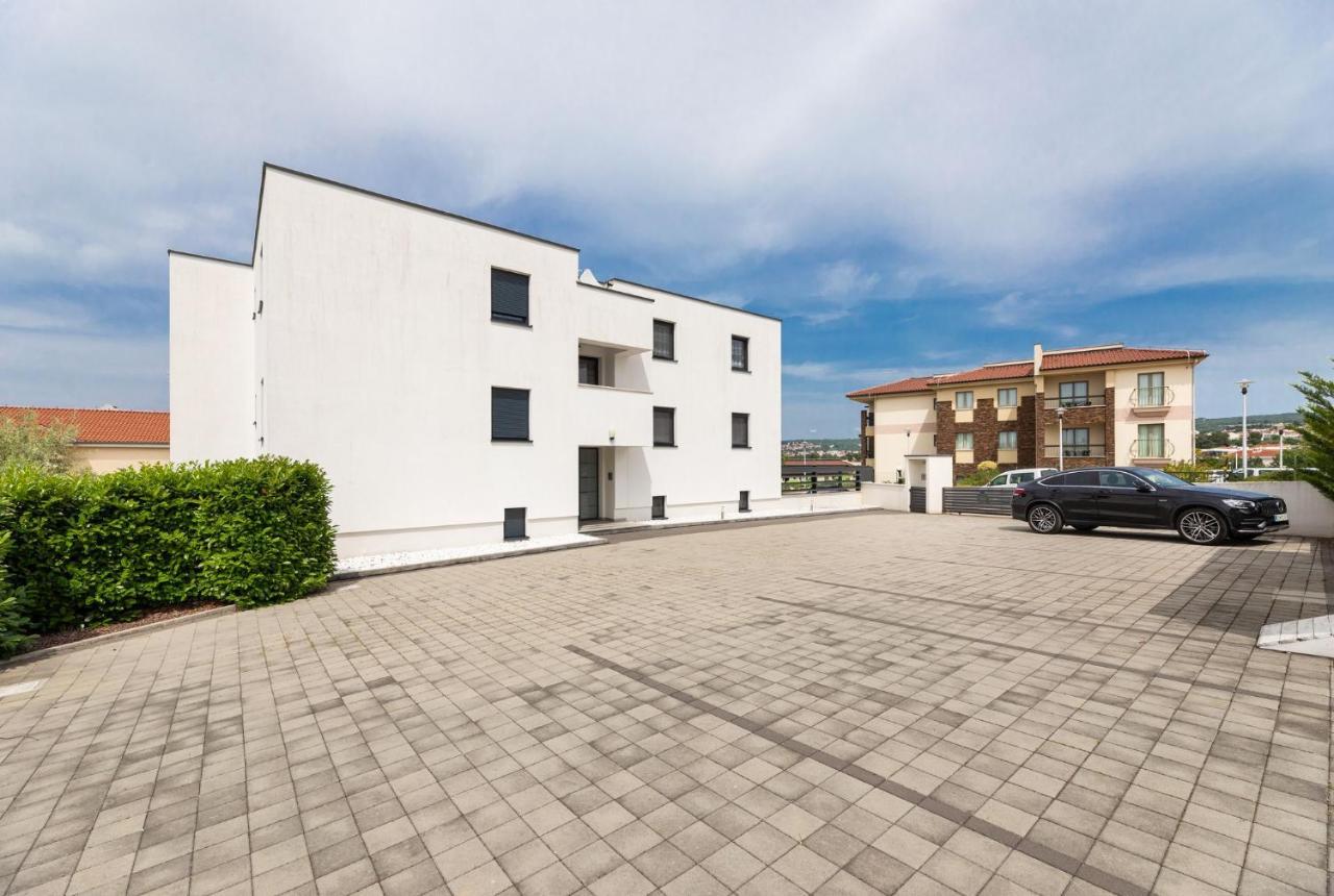 Casa Bella Apartment Malinska Luaran gambar